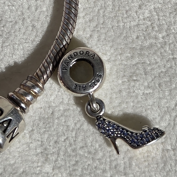 PANDORA Cinderella’s Blue Glass Slipper Charm 791470CFL - Picture 1 of 4